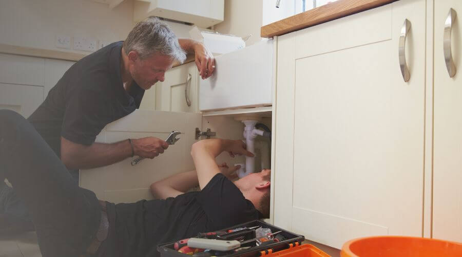 Expert burst pipe repair services in Falfurrias, TX